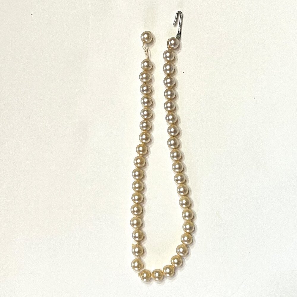 Mixed Lot of 3 Vintage Faux Pearl Necklaces in Various Colors & Conditions - Picture 4 of 10